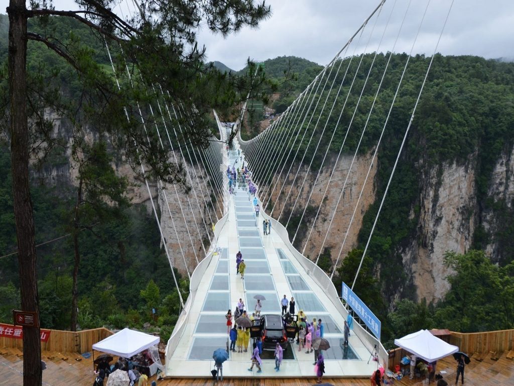 glass-bridge-zhangjiajie-2