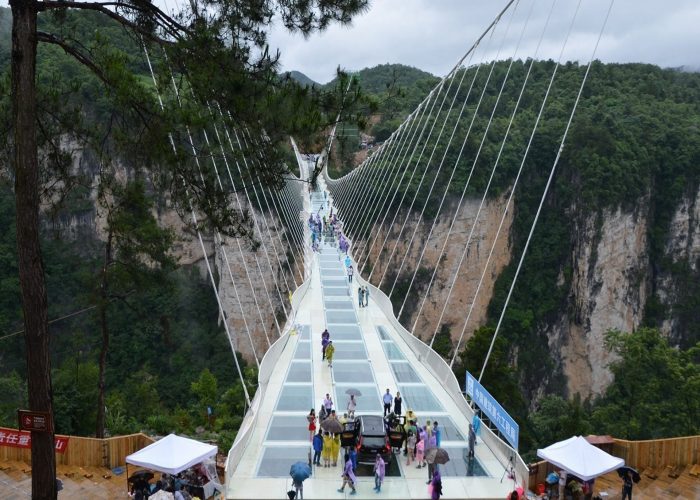 glass-bridge-zhangjiajie-2