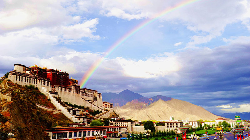 china-historical-site-the-potala-palace