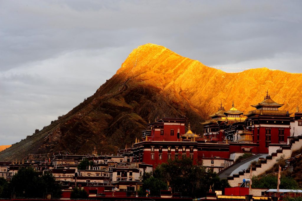 tashilhunpo-monastery