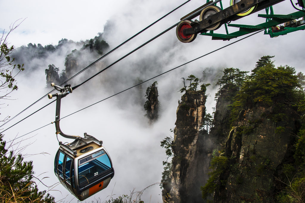 tianzi-mountain-cable-car