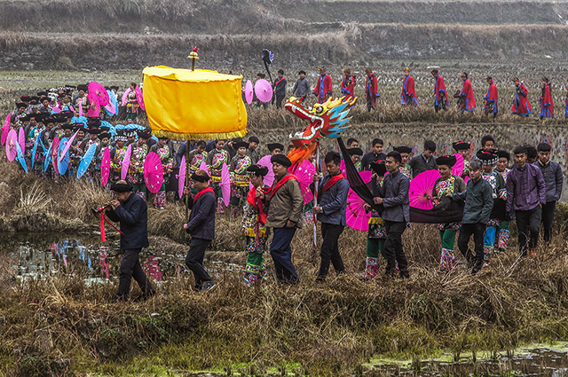 Traditional Ceremony Held to Pray for Blessing - China Top Trip