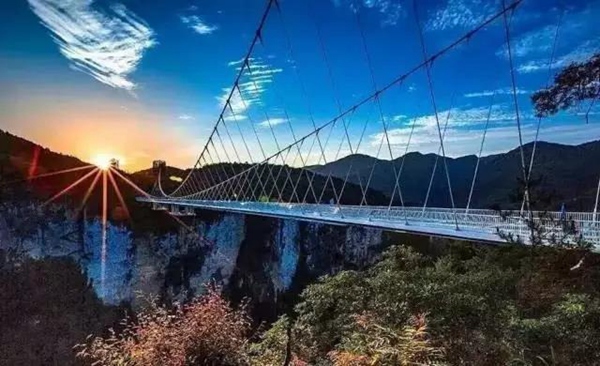 Tianzi Mountain Tianmen Mountain Glass Bridge Glass Plank Road China Top Trip