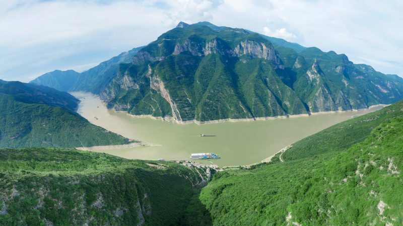 century paragon cruise at wu gorge_panorama